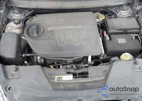 2015 Jeep Cherokee Latitude z USA, uszkodzony, nr VIN 1C4PJMCS8FW627230